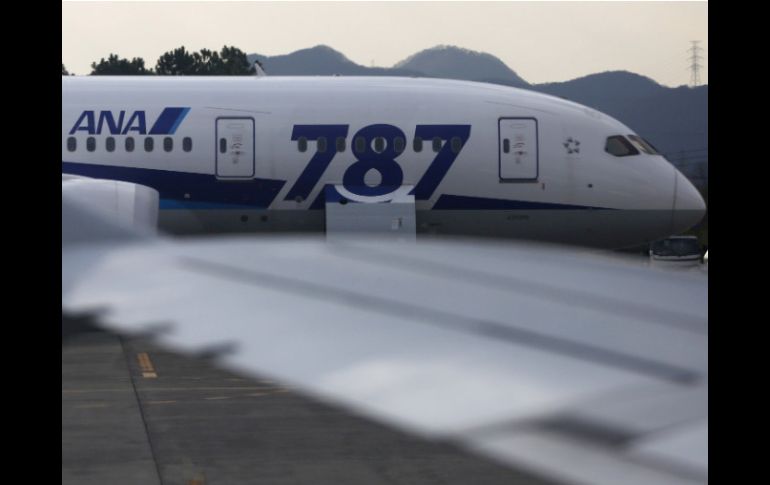 El gobierno japonés intentaba darle un impulso al Dreamliner 787 a pesar de las fallas que presentaba. REUTERS /