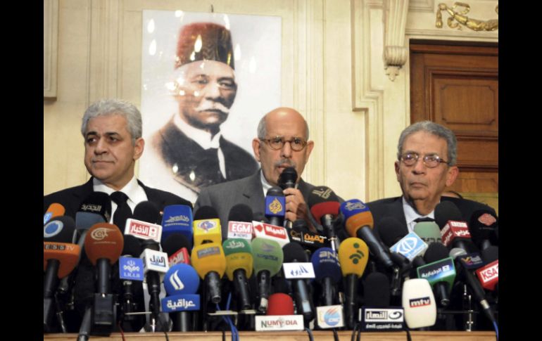 Los líderes del Frente de Salvación Nacional durante la rueda de prensa. EFE /