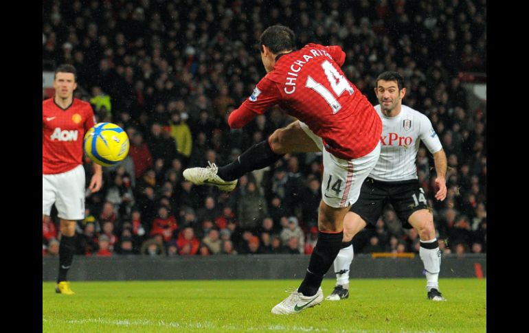 En lo que va de la campaña, Javier Hernández tiene 14 tantos para los ''Red Devils''. AFP /