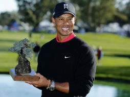 El golfista estadounidense se consagró campeón del Torrey Pines con una diferencia de 72 golpes. REUTERS /