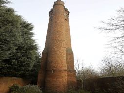 La torre Perrott's Folly ha protagonizado leyendas locales y teorías conspiratorias. EFE /