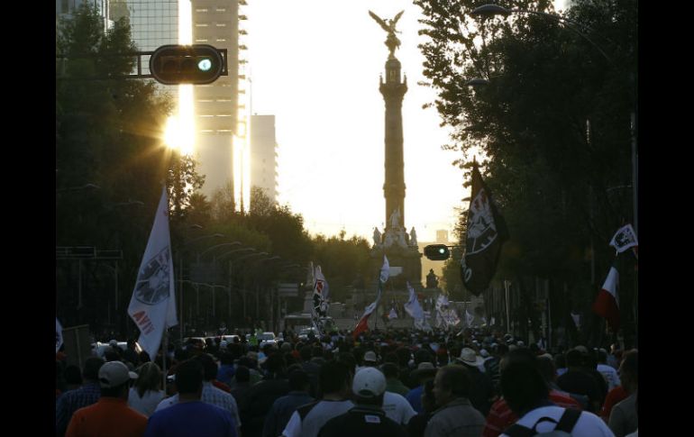 Imagen del arribo de integrantes del SME al zócalo capitalino. NTX /