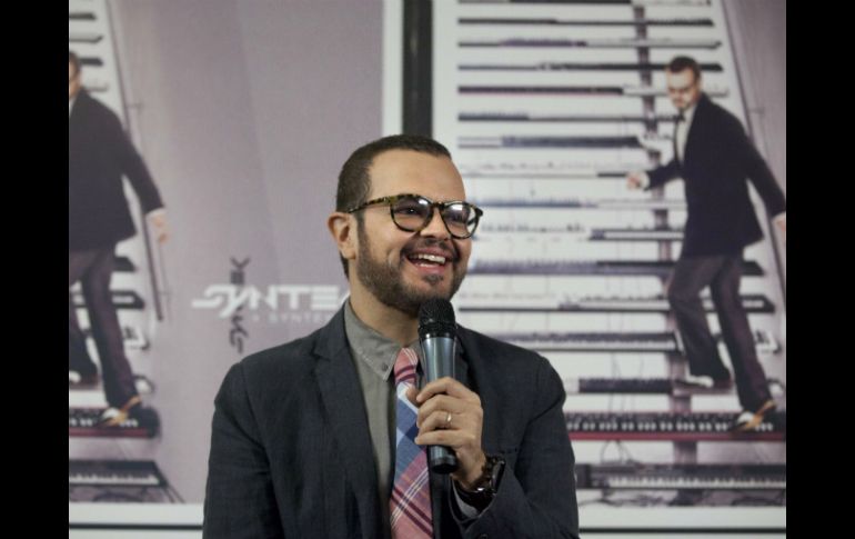 Aleks Syntek ofrecerá un concierto el próximo 20 de abril en el Auditorio Nacional. ARCHIVO /