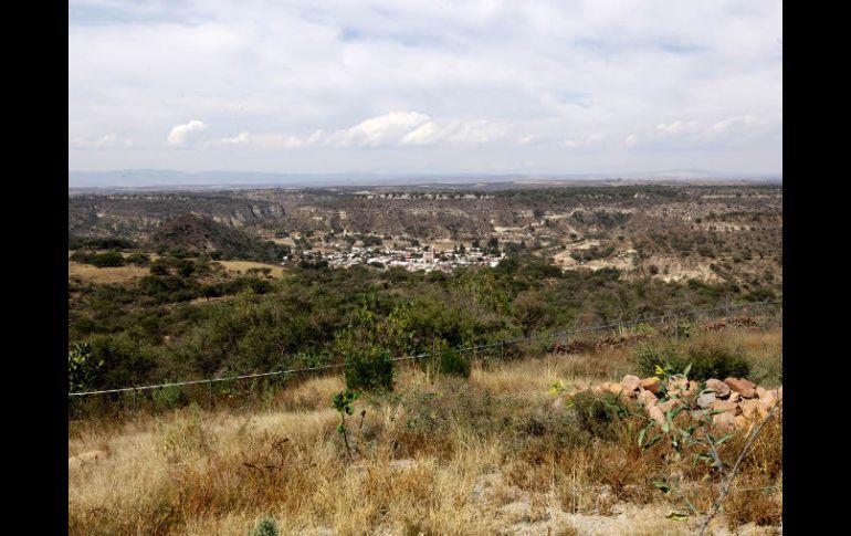 El proyecto de cortina de 105 metros se traduce en un flujo de 5.6 metros cúbicos (miles de litros) de agua por segundo. ARCHIVO /