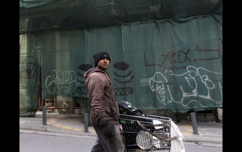 La Cruz Roja griega ha atendido 25 mil casos extremos de personas que viven en las calles. ARCHIVO /