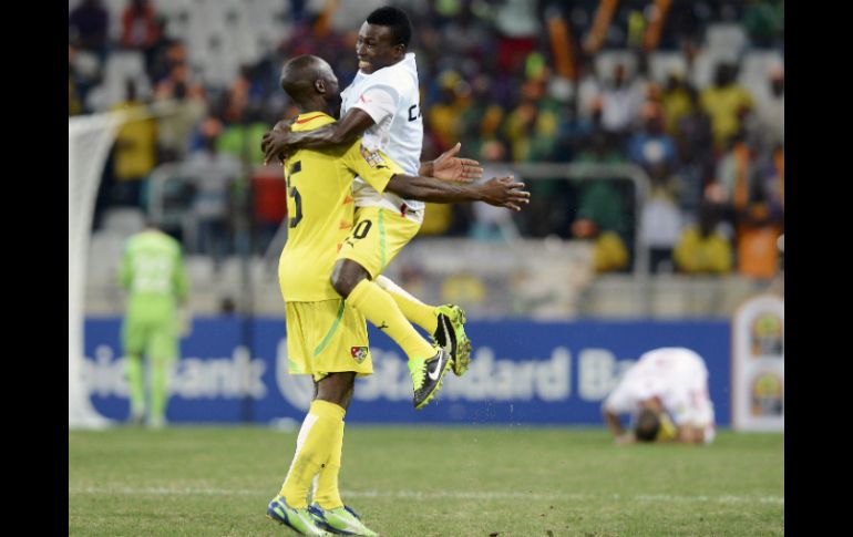 Los jugadores celebran la calificación y el camino al título africano. AFP /