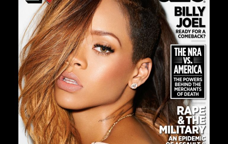 Rihanna sentenció en la revista Rolling Stone que está enamorada de Chris Brown. AP /