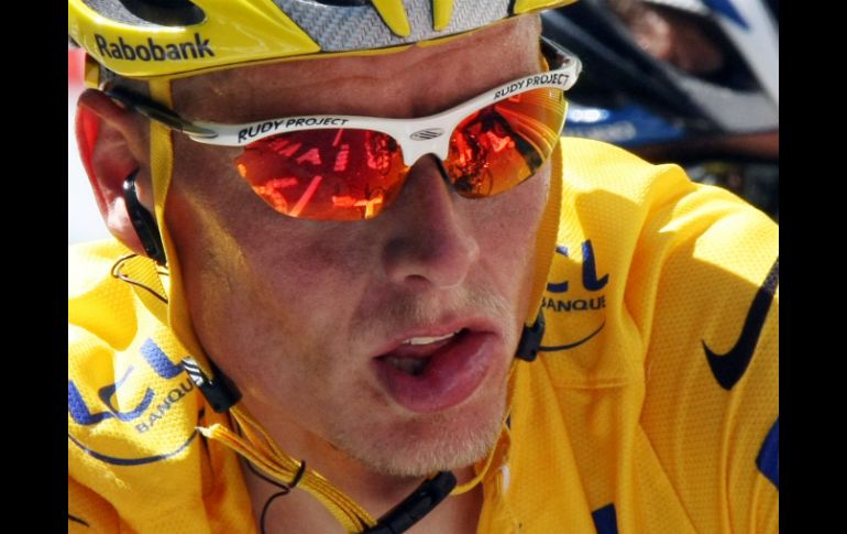 Varios corredores siguen a Lance Armstrong y reconocen haber tomado sustancias prohibidas. AFP /