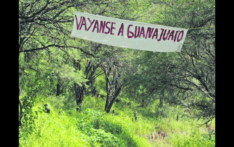 ''BIENVENIDA''. Una brecha de Acasico, pueblo en riesgo de ser inundado por la cortina de El Zapotillo. EL INFORMADOR /