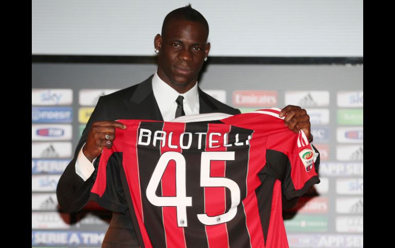 Balotelli portará el número 45 y catalogó de mala su actuación en Inglaterra. AP /