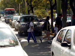 Otro factor por el que los padres no optan por el transporte colectivo es porque temen por la seguridad de su hijo.  /