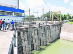 El acueducto de Chapala. El Lago y la Presa Calderón surten a la ZMG del 70% de sus necesidades de agua. EL INFORMADOR /