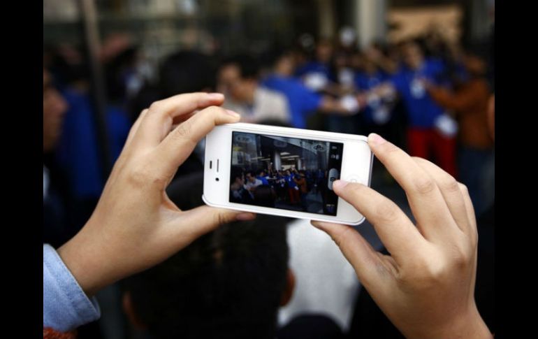 Apple no podrá usar el nombre de su popular teléfono en Brasil, informa el diario ''O Globo''. ARCHIVO /