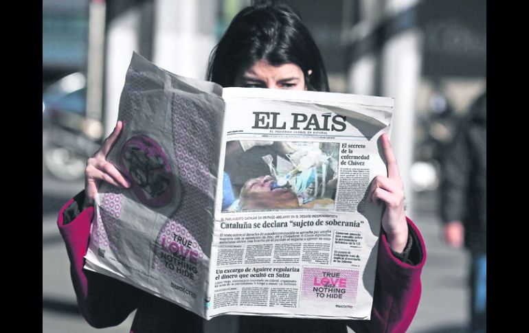 El diario español publicó una fotografía falsa del presidente Chávez siendo intubado. ARCHIVO /