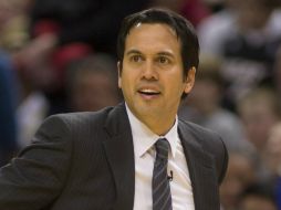 Spoelstra está empatado como el entrenador con más victorias en la fase final de la temporada de la franquicia. ARCHIVO /