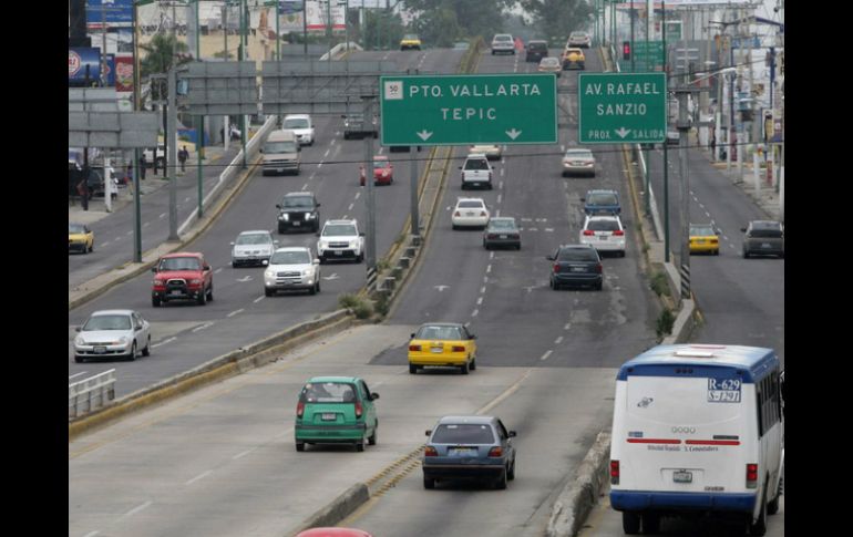 Elementos de vialidad ya se encuentran en el lugar para agilizar el tráfico. ARCHIVO /