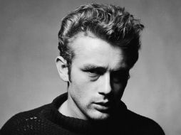 La historia analiza con ironía los mitos que se crearon en torno a Marilyn Monroe y James Dean (en imagen). ARCHIVO /