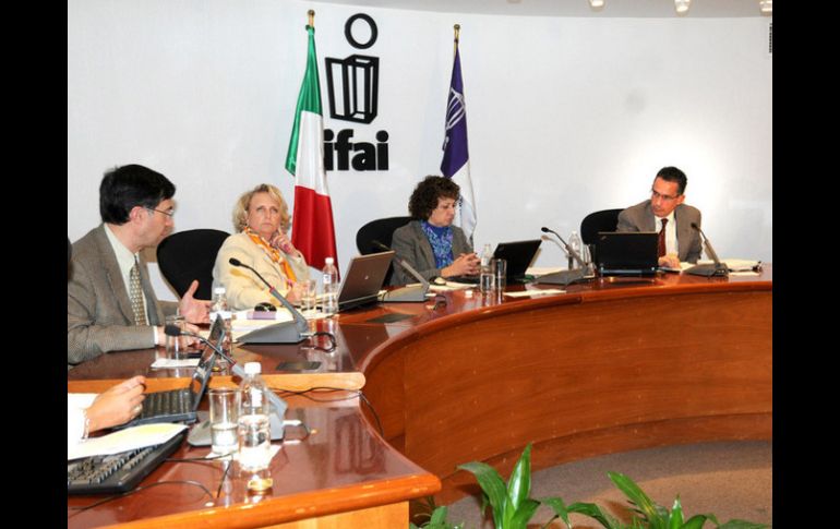 El PRD espera que el PAN avale la propuesta de la remoción de los comisionados del IFAI. ARCHIVO /