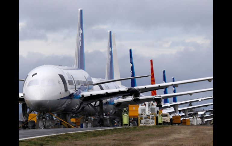 Un lote de Boeing 787 se mantiene sin volar luego de las fallas presentadas en las baterías del modelo. AP /