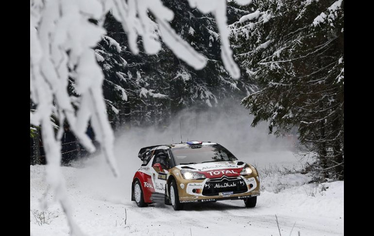 Loeb impuso el ritmo en los caminos congelados de Suecia. AFP /