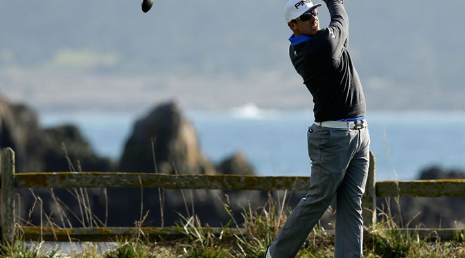 Hunter Mahan tomó el liderato del torneo en Pebble Beach. AP /