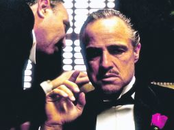 Inmortal. Marlon Brando interpretó a Vito Corleone, un papel por el que pasó a la historia como uno de los grandes del cine mundial. ESPECIAL /