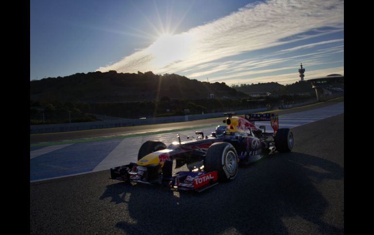 El piloto alemán, Sebastian Vettel, durante los entrenamientos en Jerez del viernes en la mañana. AP /