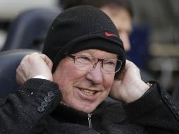 Sir Alex Ferguson busca que su equipo, el Manchester United, siga con una buena ventaja en la liga inglesa. AFP /