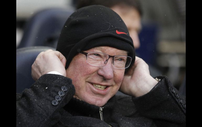 Sir Alex Ferguson busca que su equipo, el Manchester United, siga con una buena ventaja en la liga inglesa. AFP /