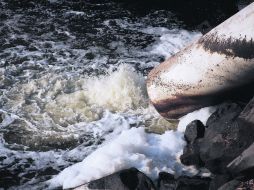 Río Santiago. Pese a los esfuerzos de empresarios y autoridades, las aguas del afluente continúan siendo contaminadas. EL INFORMADOR /