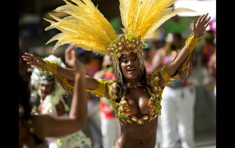 La fiesta del carnaval sigue en Río de Janeiro. AP /