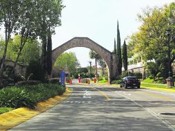 La avenida Bulevar Puerta de Hierro forma parte de un entorno que se ha vuelto conflictivo para la vialidad. EL INFORMADOR /