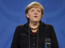 Angela Merkel pide respeto tras la ''desición difícil'' del Papa Benedicto. EFE /