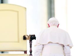 El Papa Benedicto XVI argumentó que renuncia su cargo por problemas de salud. AP /