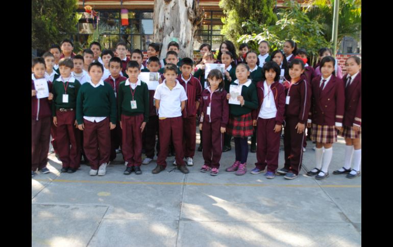 Los chicos de la escuela federal Toribio Manzano Ortega festejaron el 471 aniversario de la fundación de Guadalajara.  /