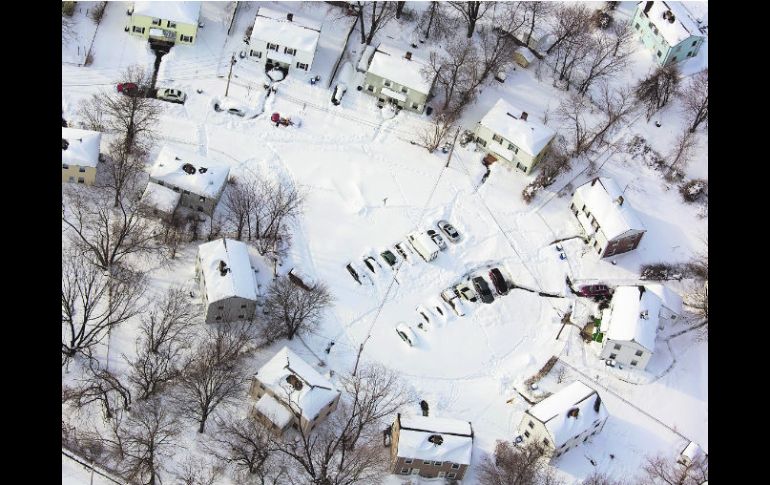 New Haven, Connecticut padeció el fin de semana las inclementes nevadas por una asociación de meteoros. AP /