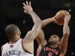 El Madison Square Garden es testigo de la victoria de Raptors. AP /