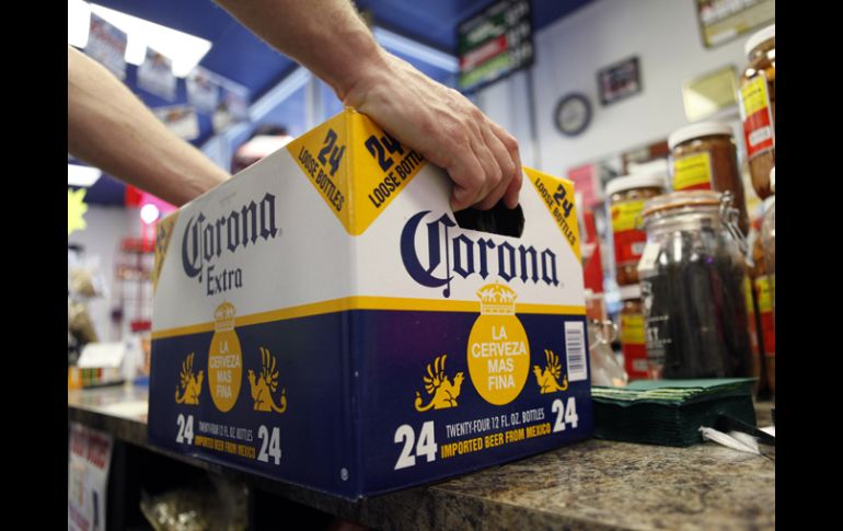 Corona es una de las marcas más populares de Grupo Modelo. ARCHIVO /