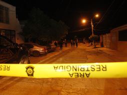 El cuerpo fue encontrado en el cruce de las calles Hacienda la Aurora y Hacienda de Santiago en la colonia Oblatos. EL INFORMADOR /