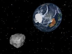 Imagen proporcionada por la NASA que muestra una simulación del asteroide 2012 DA14 acercándose al sur de la Tierra. AP /