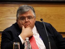 Carstens considera que aunque 2013 comienza con más optimismo respecto al futuro de la economía mundial, aún prevalecen riesgos. ARCHIVO /