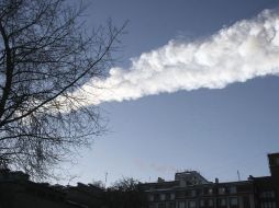 Un meteoro estalló el viernes con la potencia de una bomba atómica sobre los Montes Urales de Rusia. EFE /