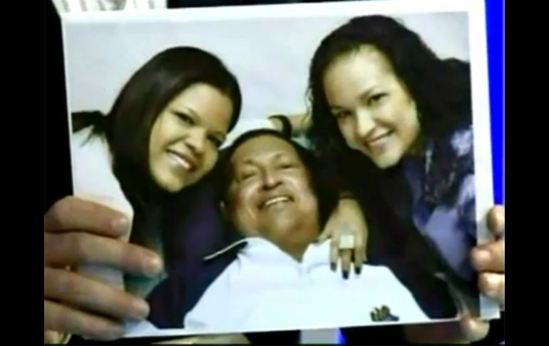 En las fotos se observa a Chávez junto con sus hijas. ARCHIVO /