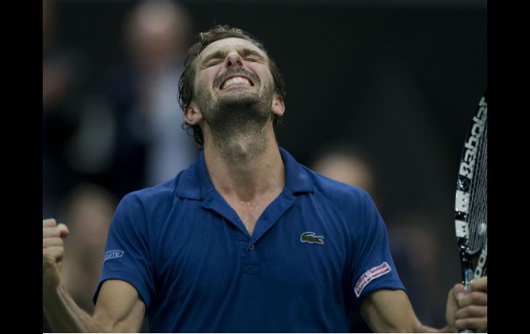 El francés Julien Benneteau celebra su triunfo sobre su compatriota Gilles Simon. AP /