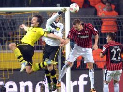 Acción del partido entre el Dortmund y el Frankfurt en la Bundesliga. EFE /