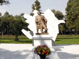 El 26 de enero, la estatua de Heydar Aliyev fue retirada del Parque de la Amistad. ARCHIVO /