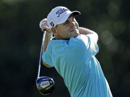 Bill Haas se pone en el liderato del torneo a una sóla ronda de terminar. AP /