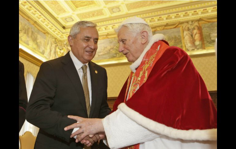 El Papa Benedicto XVI recibió al mandatario guatemalteco en el Vaticano. ARCHIVO /