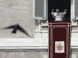 Benedicto XVI pide a los fieles continuar rezando por él. AP /