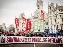 Miles de personas de Zaragoza, Santander, Pamplona y Murcia para protestar. EFE /